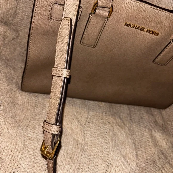 MICHAEL KORS Dillon Dark Dune Taupe Leather Satchel Shoulder Bag Purse - Picture 2 of 8